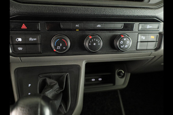 Volkswagen Crafter 35 2.0 TDI L3H3 Comfortline EURO VI 140 pk Automaat | Verlengde garantie | Navigatie | Trekhaak | Parkeersensoren | Achteruitrijcamera |