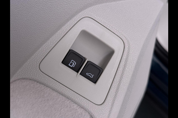 Volkswagen Tiguan 1.4 TSI eHybrid PHEV ELEK. ACHTERKLEP| STOEL MASSAGE| STOEL + STUURVERWARMING| PARKEERSENS. VOOR EN ACHTER| RIJKLAARPRIJS INCL. 12 MND BOVAG GARANTIE