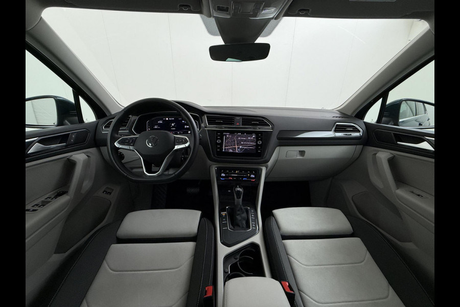 Volkswagen Tiguan 1.4 TSI eHybrid PHEV ELEK. ACHTERKLEP| STOEL MASSAGE| STOEL + STUURVERWARMING| PARKEERSENS. VOOR EN ACHTER| RIJKLAARPRIJS INCL. 12 MND BOVAG GARANTIE