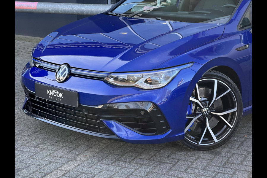 Volkswagen Golf 2.0 TSI R 4Motion / Adaptief Onderstel / Harman Kardon / 100% Historie / Panoramadak / LED / 19 Inch / Head-Up Display / Sportstoelen / Stoelverwarming / Stuurwiel Verwarmd / Dodehoek Detectie