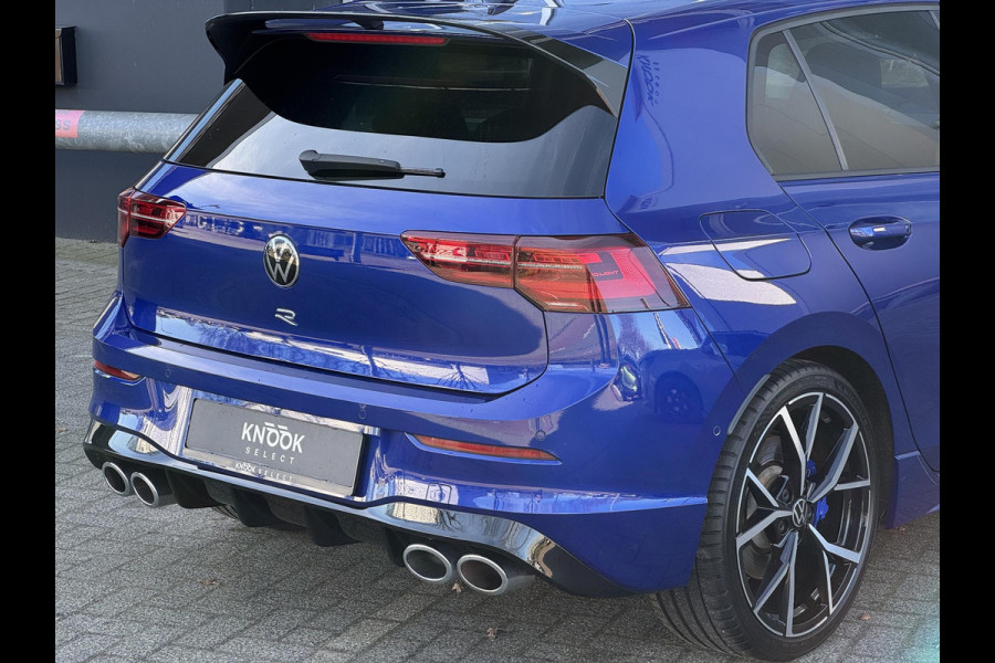 Volkswagen Golf 2.0 TSI R 4Motion / Adaptief Onderstel / Harman Kardon / 100% Historie / Panoramadak / LED / 19 Inch / Head-Up Display / Sportstoelen / Stoelverwarming / Stuurwiel Verwarmd / Dodehoek Detectie