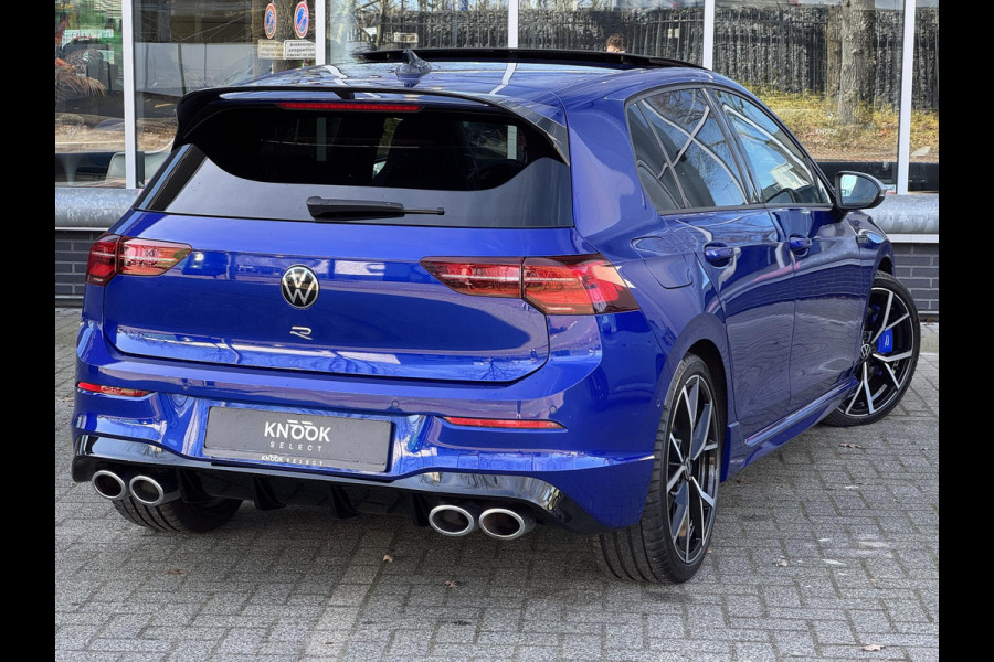Volkswagen Golf 2.0 TSI R 4Motion / Adaptief Onderstel / Harman Kardon / 100% Historie / Panoramadak / LED / 19 Inch / Head-Up Display / Sportstoelen / Stoelverwarming / Stuurwiel Verwarmd / Dodehoek Detectie