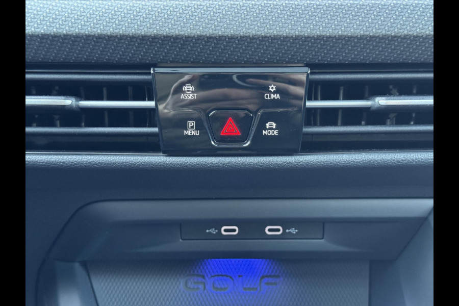 Volkswagen Golf 2.0 TSI R 4Motion / Adaptief Onderstel / Harman Kardon / 100% Historie / Panoramadak / LED / 19 Inch / Head-Up Display / Sportstoelen / Stoelverwarming / Stuurwiel Verwarmd / Dodehoek Detectie