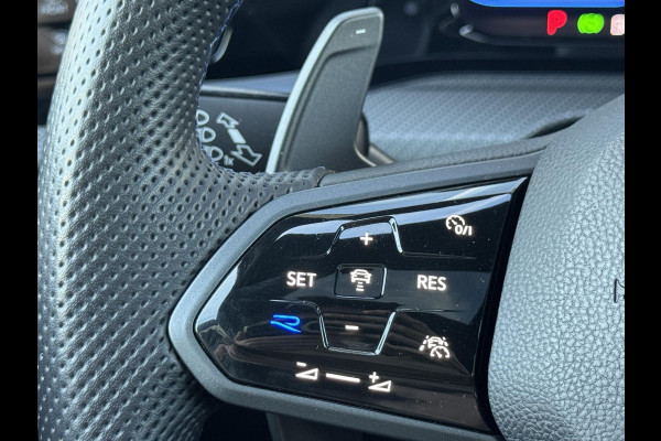 Volkswagen Golf 2.0 TSI R 4Motion / Adaptief Onderstel / Harman Kardon / 100% Historie / Panoramadak / LED / 19 Inch / Head-Up Display / Sportstoelen / Stoelverwarming / Stuurwiel Verwarmd / Dodehoek Detectie
