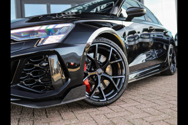 Audi RS 3 Limousine 2.5 TFSI A3 quattro | CT Carbon | RS-Dynamic | Matrix | Keyless | B&O | Leder | Camera