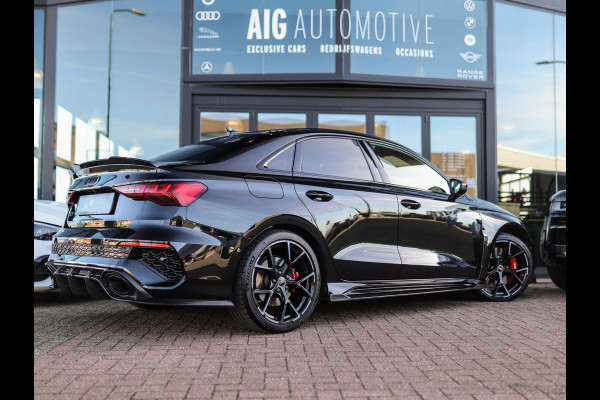 Audi RS 3 Limousine 2.5 TFSI A3 quattro | CT Carbon | RS-Dynamic | Matrix | Keyless | B&O | Leder | Camera