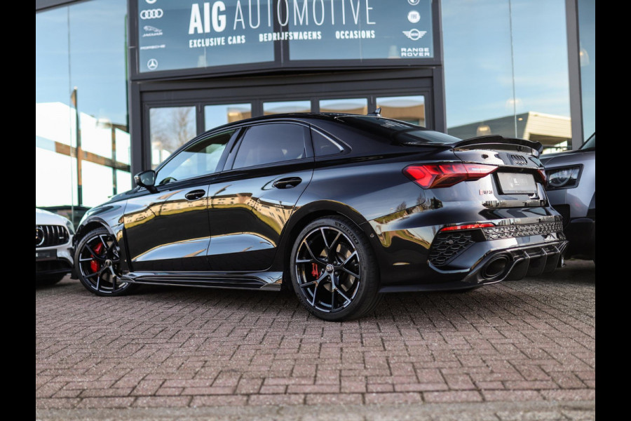 Audi RS 3 Limousine 2.5 TFSI A3 quattro | CT Carbon | RS-Dynamic | Matrix | Keyless | B&O | Leder | Camera