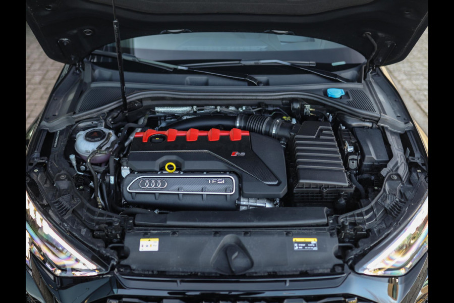 Audi RS 3 Limousine 2.5 TFSI A3 quattro | CT Carbon | RS-Dynamic | Matrix | Keyless | B&O | Leder | Camera