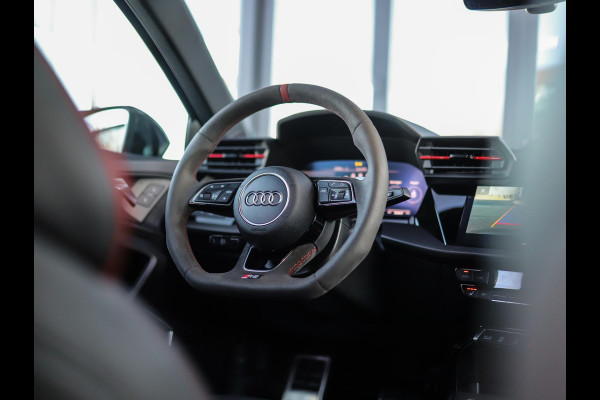 Audi RS 3 Limousine 2.5 TFSI A3 quattro | CT Carbon | RS-Dynamic | Matrix | Keyless | B&O | Leder | Camera