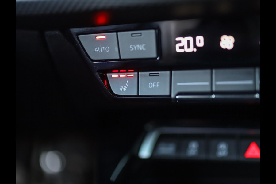 Audi RS 3 Limousine 2.5 TFSI A3 quattro | CT Carbon | RS-Dynamic | Matrix | Keyless | B&O | Leder | Camera