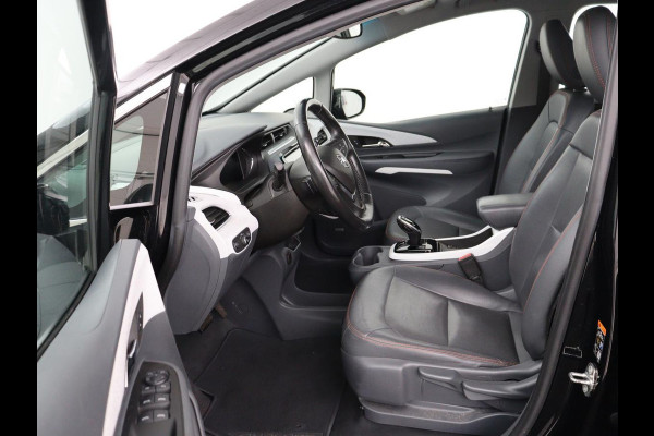 Opel Ampera-E Innovation 60 kWh | Leder | Stoelverwarming | Camera | Park Assist | Stuurverwarming | Bi-Xenon | Keyless | Carplay | Navigatie | Cruise control