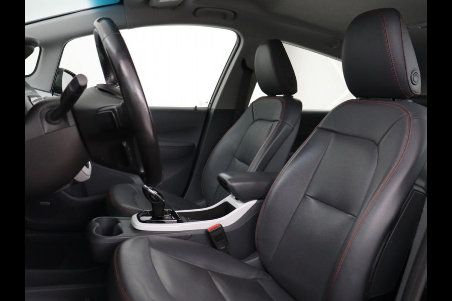 Opel Ampera-E Innovation 60 kWh | Leder | Stoelverwarming | Camera | Park Assist | Stuurverwarming | Bi-Xenon | Keyless | Carplay | Navigatie | Cruise control