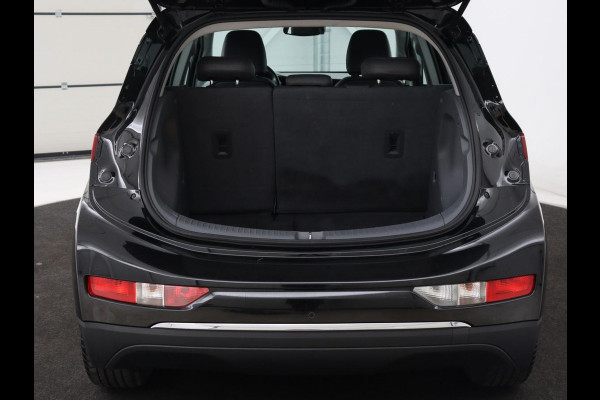 Opel Ampera-E Innovation 60 kWh | Leder | Stoelverwarming | Camera | Park Assist | Stuurverwarming | Bi-Xenon | Keyless | Carplay | Navigatie | Cruise control