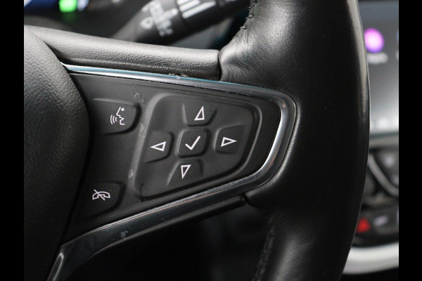 Opel Ampera-E Innovation 60 kWh | Leder | Stoelverwarming | Camera | Park Assist | Stuurverwarming | Bi-Xenon | Keyless | Carplay | Navigatie | Cruise control