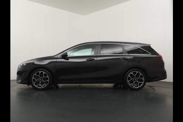 Kia Ceed Sportswagon Automaat 1.5 T-GDi GT-Line Automaat - Automatische achterklep - Schuif/Kantel dak - Apple Carplay/Android Auto - Adaptive cruise control - Keyless entry - Fabrieksgarantie t/m 30-06-2030