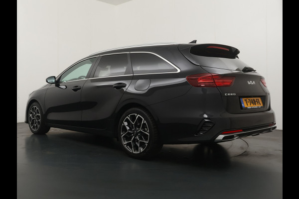 Kia Ceed Sportswagon Automaat 1.5 T-GDi GT-Line Automaat - Automatische achterklep - Schuif/Kantel dak - Apple Carplay/Android Auto - Adaptive cruise control - Keyless entry - Fabrieksgarantie t/m 30-06-2030