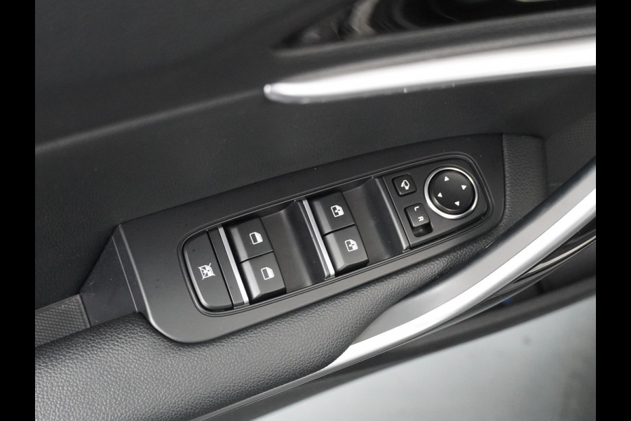 Kia Ceed Sportswagon Automaat 1.5 T-GDi GT-Line Automaat - Automatische achterklep - Schuif/Kantel dak - Apple Carplay/Android Auto - Adaptive cruise control - Keyless entry - Fabrieksgarantie t/m 30-06-2030