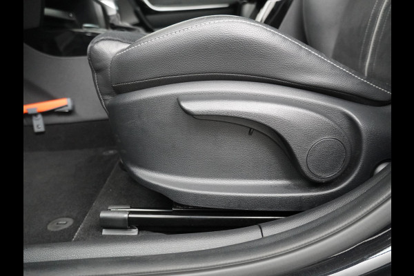 Kia Ceed Sportswagon Automaat 1.5 T-GDi GT-Line Automaat - Automatische achterklep - Schuif/Kantel dak - Apple Carplay/Android Auto - Adaptive cruise control - Keyless entry - Fabrieksgarantie t/m 30-06-2030