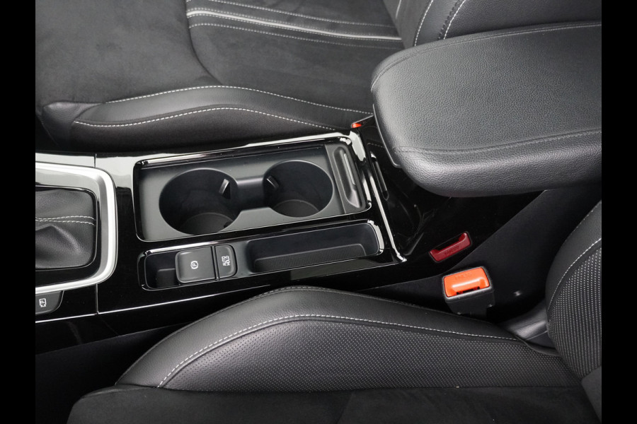 Kia Ceed Sportswagon Automaat 1.5 T-GDi GT-Line Automaat - Automatische achterklep - Schuif/Kantel dak - Apple Carplay/Android Auto - Adaptive cruise control - Keyless entry - Fabrieksgarantie t/m 30-06-2030