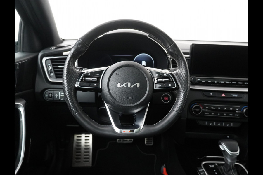 Kia Ceed Sportswagon Automaat 1.5 T-GDi GT-Line Automaat - Automatische achterklep - Schuif/Kantel dak - Apple Carplay/Android Auto - Adaptive cruise control - Keyless entry - Fabrieksgarantie t/m 30-06-2030