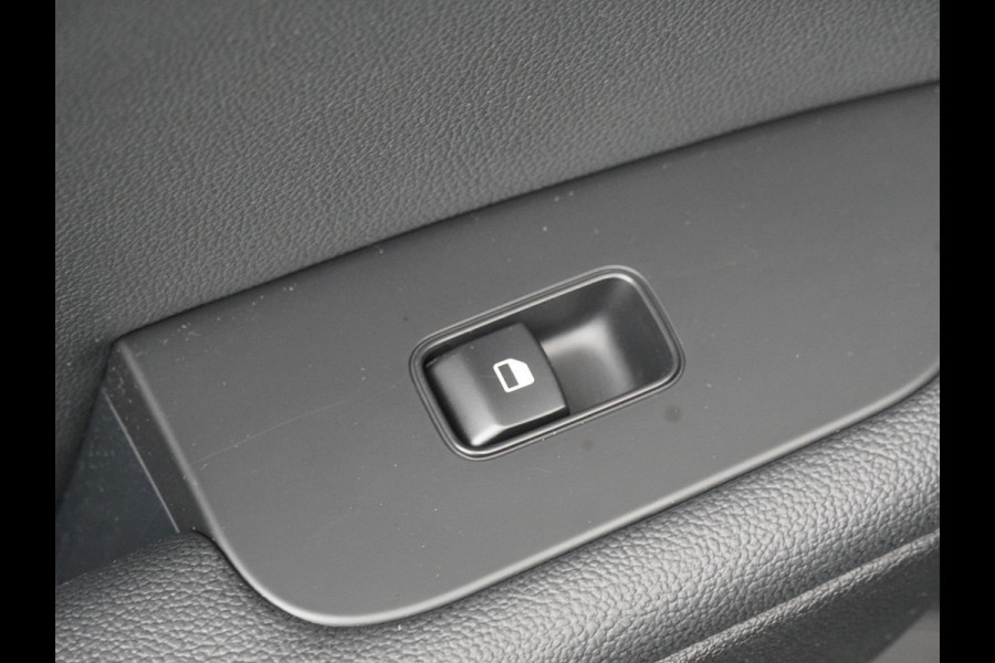 Kia Ceed Sportswagon Automaat 1.5 T-GDi GT-Line Automaat - Automatische achterklep - Schuif/Kantel dak - Apple Carplay/Android Auto - Adaptive cruise control - Keyless entry - Fabrieksgarantie t/m 30-06-2030