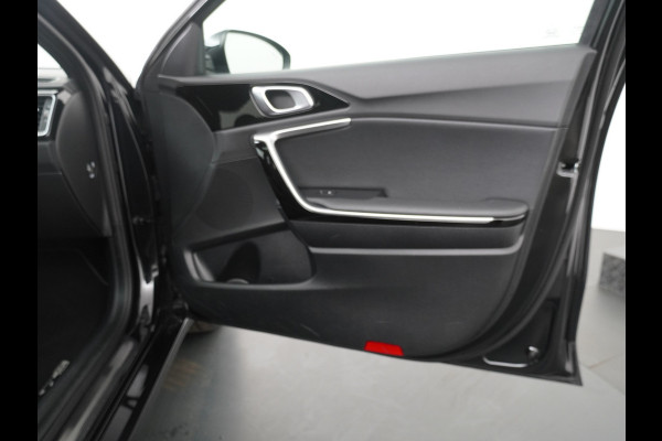 Kia Ceed Sportswagon Automaat 1.5 T-GDi GT-Line Automaat - Automatische achterklep - Schuif/Kantel dak - Apple Carplay/Android Auto - Adaptive cruise control - Keyless entry - Fabrieksgarantie t/m 30-06-2030