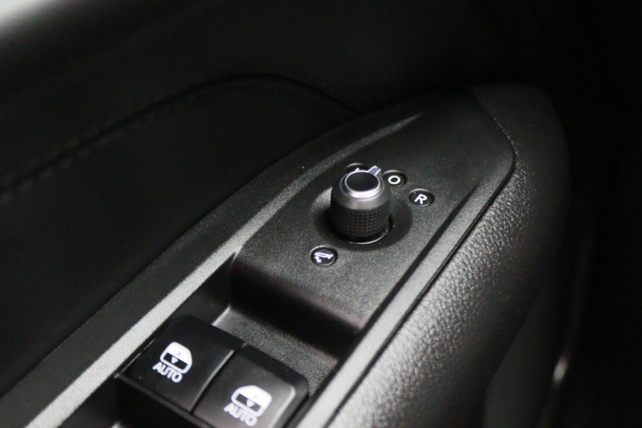 Jeep Compass 4xe 190 Plug-in Hybrid Electric Night Eagle 360° Camera, ACC, Apple Carplay, Virtual Cockpit, PDC, 18''