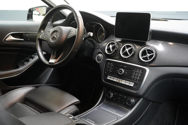 Mercedes-Benz GLA 200 Premium Plus AMG pakket | Leder | Sportstoelen | Camera | Navigatie | Unieke km-stand