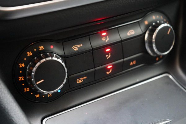 Mercedes-Benz GLA 200 Premium Plus AMG pakket | Leder | Sportstoelen | Camera | Navigatie | Unieke km-stand