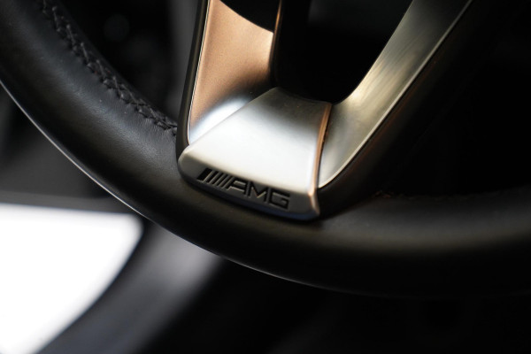 Mercedes-Benz GLA 200 Premium Plus AMG pakket | Leder | Sportstoelen | Camera | Navigatie | Unieke km-stand