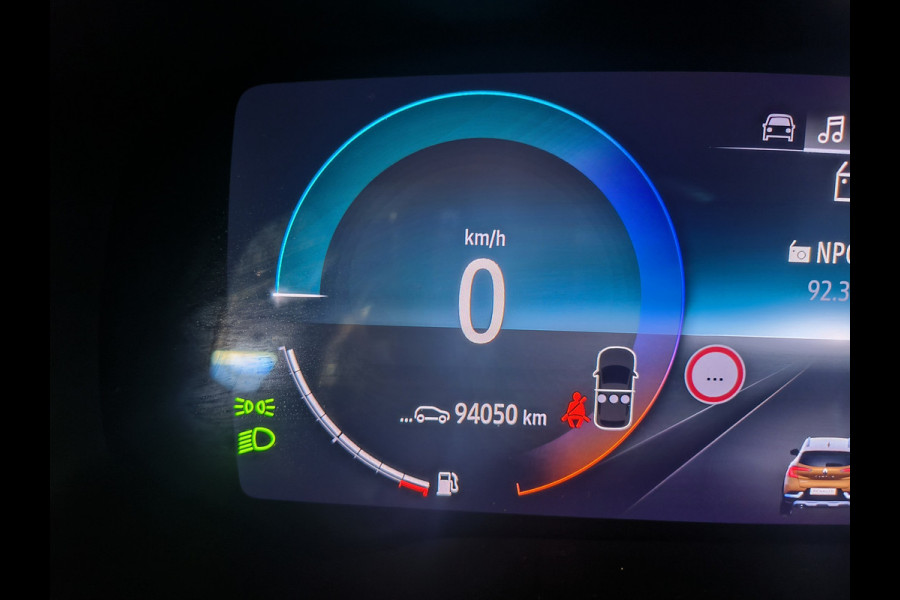 Renault Captur 1.6 E-Tech Plug-in Hybrid 160 Intens uit 2022 Rijklaar + 12 maanden Bovag-garantie Henk Jongen Auto's in Helmond,  al 50 jaar service zoals 't hoort!