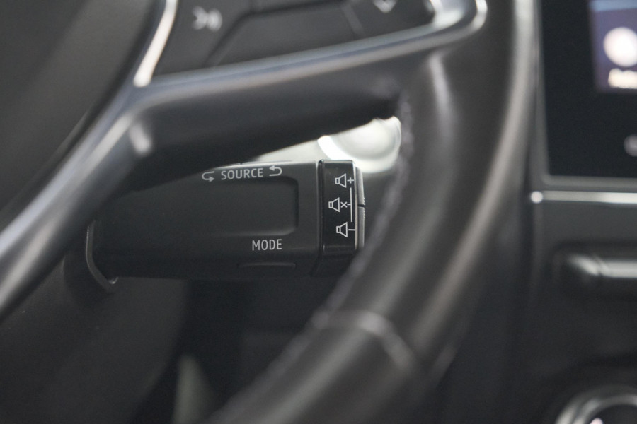 Renault Clio TCe 100 Intens | Navigatie | Apple Carplay | Parkeersensoren