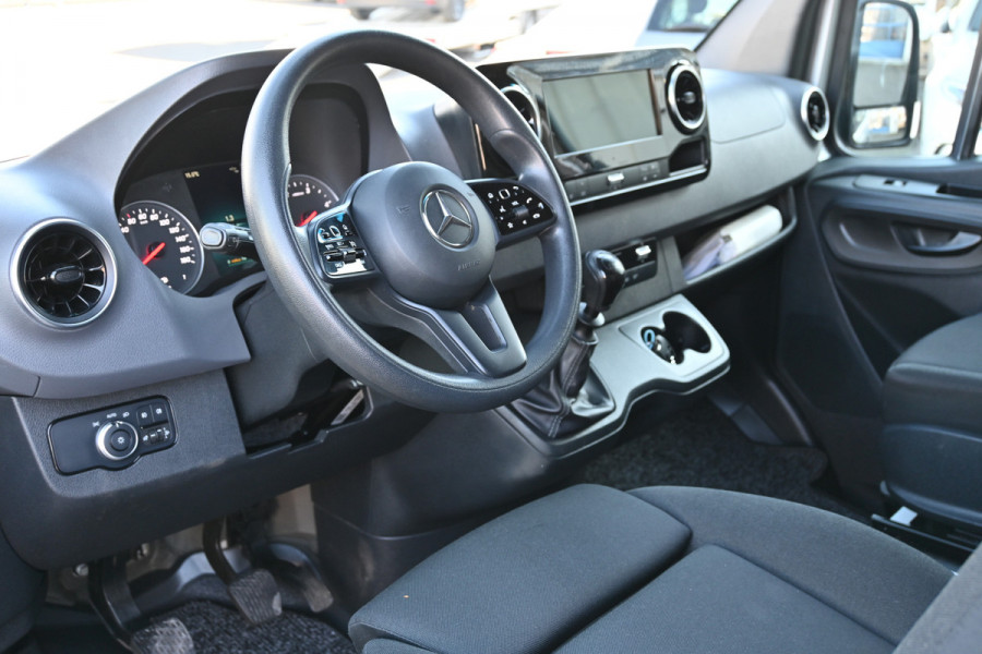 Mercedes-Benz Sprinter 315 CDI L2H1 RWD 3500 kg trekhaak, Geveerde stoel, MBUX 10.25, Werkplaats inrichting