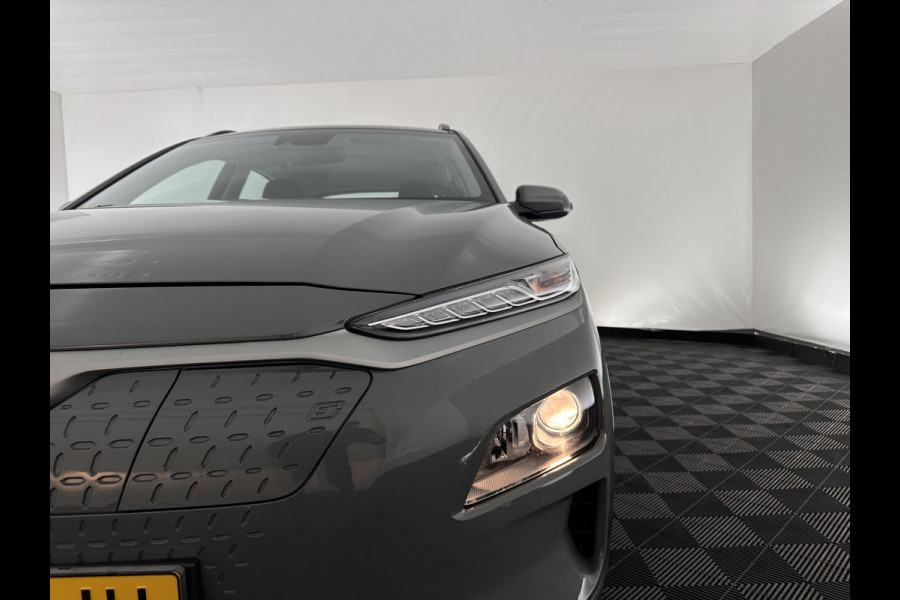 Hyundai Kona EV Comfort 39 kWh [ 3-Fase-11kW] {SOH-98%} (INCL-BTW) *HEATPUMP | DIGI-COCKPIT | ADAPTIVE-CRUISE | CARPLAY | DAB | LANE-ASSIST | KEYLESS | COMFORT-SEATS | CCS-FASTLOADER | SHIFTPADDLES | 17"ALU*