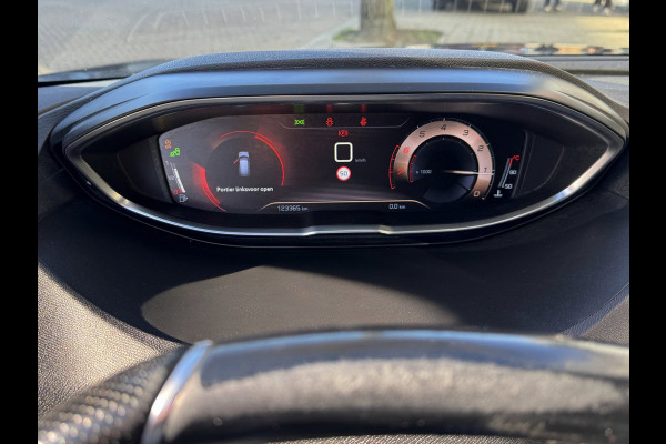 Peugeot 3008 1.2 PureTech GT Line - Panorama dak I Navigatie / Apple CarPlay I Airco I 1/2 Leer I Sport pakket I Dealer onderh.