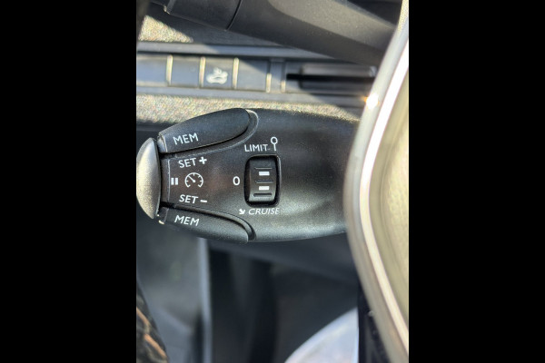 Peugeot 3008 1.2 PureTech GT Line - Panorama dak I Navigatie / Apple CarPlay I Airco I 1/2 Leer I Sport pakket I Dealer onderh.