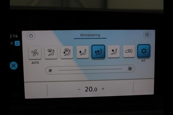 Volkswagen Golf 1.0 eTSI Life | Carplay | Sfeerverlichting | Adaptive cruise | Navigatie | Parkeerhulp | Full LED | Climate control | Bluetooth