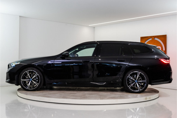 BMW 5 Serie Touring 530e High Executive M Sport 300PK | Pano | H/K | Sfeer | Driving Ass. Pro | Fabrieksgarantie