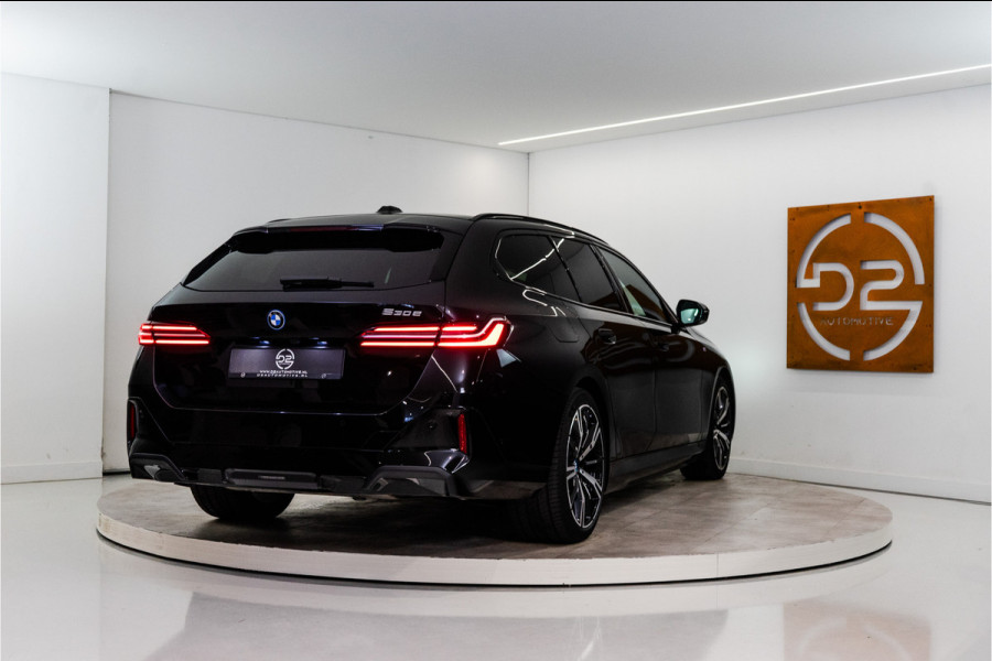 BMW 5 Serie Touring 530e High Executive M Sport 300PK | Pano | H/K | Sfeer | Driving Ass. Pro | Fabrieksgarantie