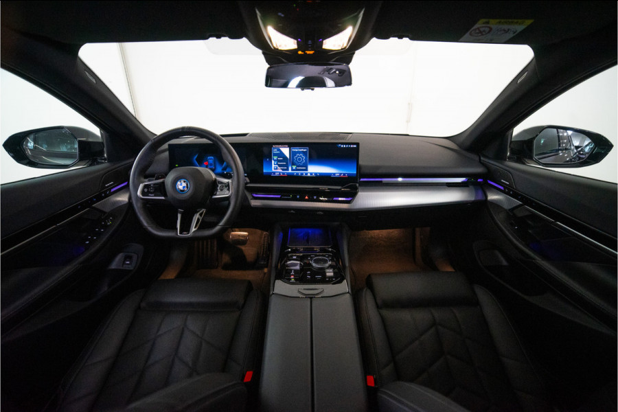BMW 5 Serie Touring 530e High Executive M Sport 300PK | Pano | H/K | Sfeer | Driving Ass. Pro | Fabrieksgarantie