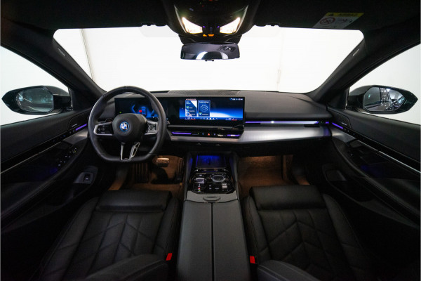 BMW 5 Serie Touring 530e High Executive M Sport 300PK | Pano | H/K | Sfeer | Driving Ass. Pro | Fabrieksgarantie