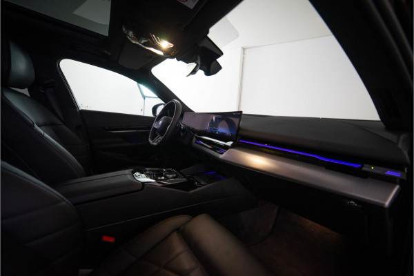 BMW 5 Serie Touring 530e High Executive M Sport 300PK | Pano | H/K | Sfeer | Driving Ass. Pro | Fabrieksgarantie