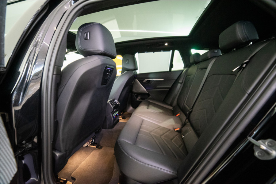 BMW 5 Serie Touring 530e High Executive M Sport 300PK | Pano | H/K | Sfeer | Driving Ass. Pro | Fabrieksgarantie