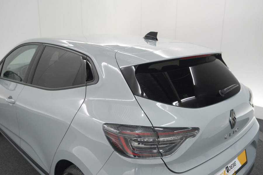 Renault Clio TCe 90 GPF techno | 360 Camera | Adaptieve Cruise Control | 9.3 Inch Groot Scherm | voor- en achtersensoren