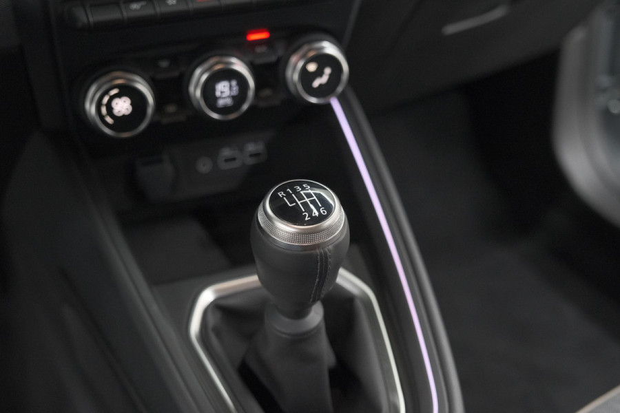 Renault Clio TCe 90 GPF techno | 360 Camera | Adaptieve Cruise Control | 9.3 Inch Groot Scherm | voor- en achtersensoren