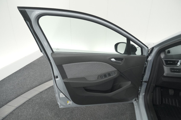 Renault Clio TCe 90 GPF techno | 360 Camera | Adaptieve Cruise Control | 9.3 Inch Groot Scherm | voor- en achtersensoren