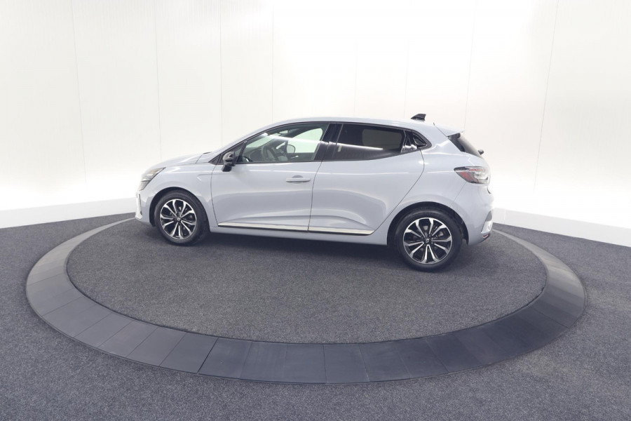 Renault Clio TCe 90 GPF techno | 360 Camera | Adaptieve Cruise Control | 9.3 Inch Groot Scherm | voor- en achtersensoren