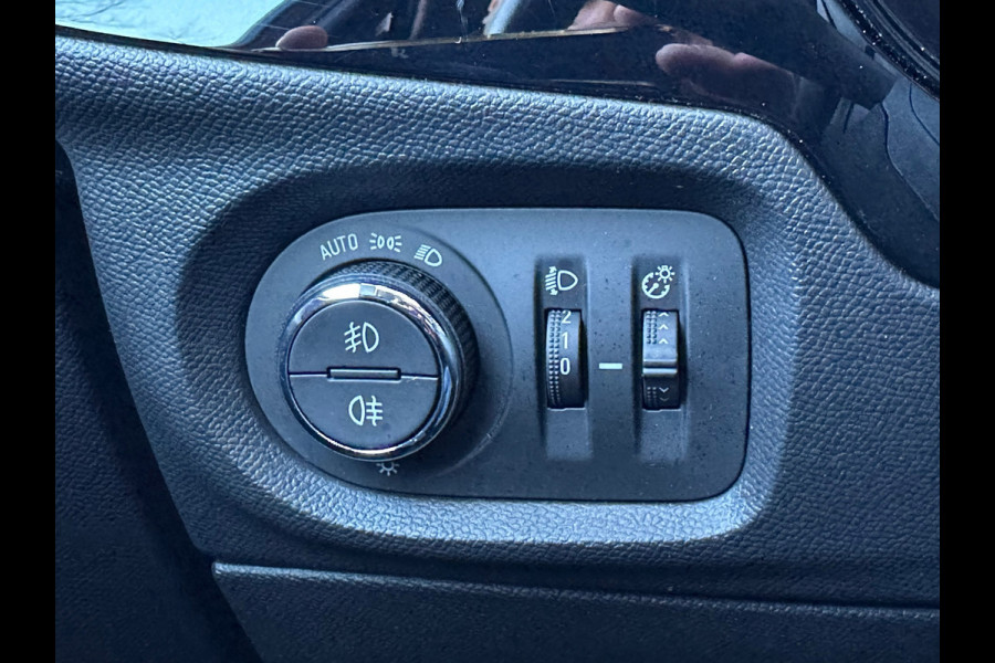 Opel Corsa 1.2 GS Line Automaat Leer Airco Carplay