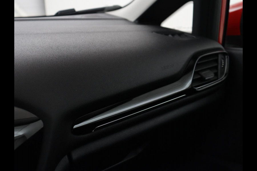 Ford Fiesta 1.0 EcoBoost Titanium | 33.700km NAP | Carplay | Climate control | Parkeerhulp | Cruise control | Full LED | DAB | Bluetooth