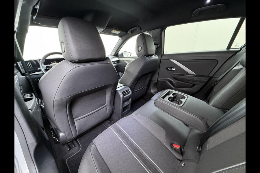 Opel Astra Electric 54 kWh VAN € 27.900,- VOOR € 25.440,- UW LENTEVOORDEEL € 2.460,-! | GS | 3-FASE | SOH 95% | AFNEEMBARE TREKHAAK | NET ONDERHOUD GEHAD / DIRECT LEVERBAAR | STOEL- & STUURVERWARMING | 360° CAMERA | ORIGINEEL NL AUTO |